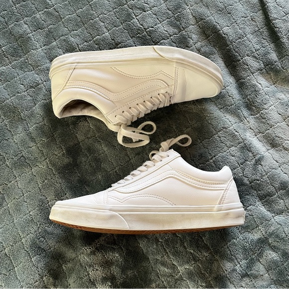 Vans Old Skool White Leather Sneakers – Classic‎ Low Top Skate Shoes (Unisex) - Picture 2 of 7
